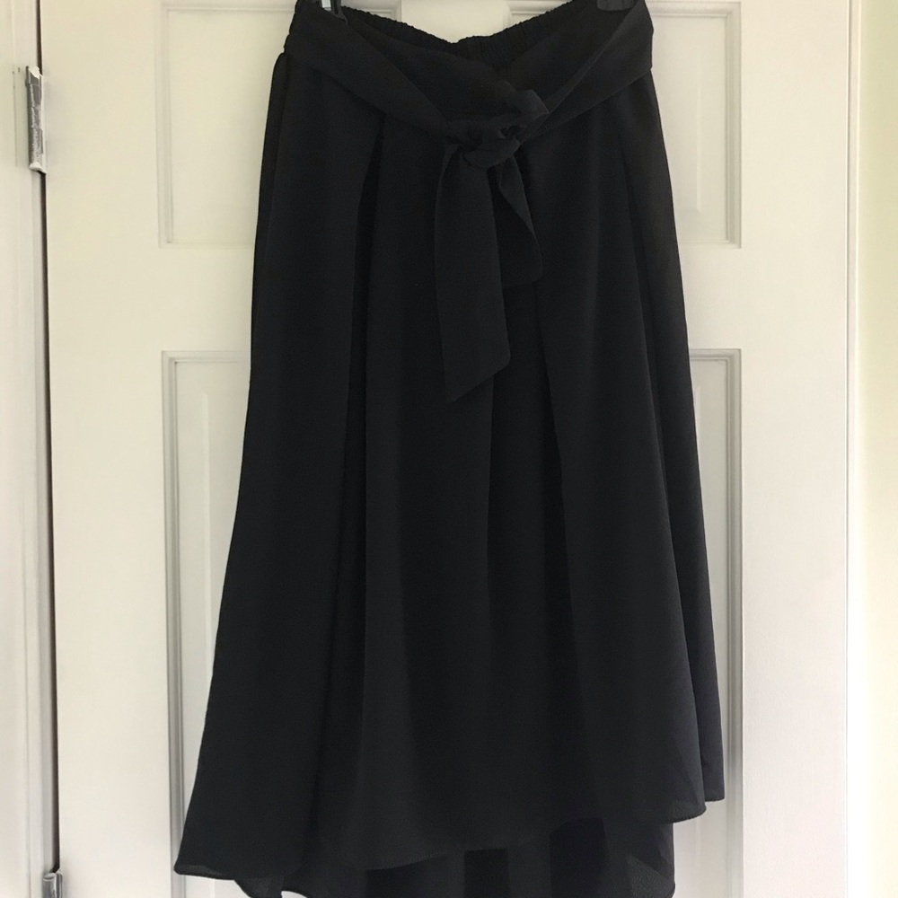 Black front tie flowy Max Studio skirt - Picture 3 of 7